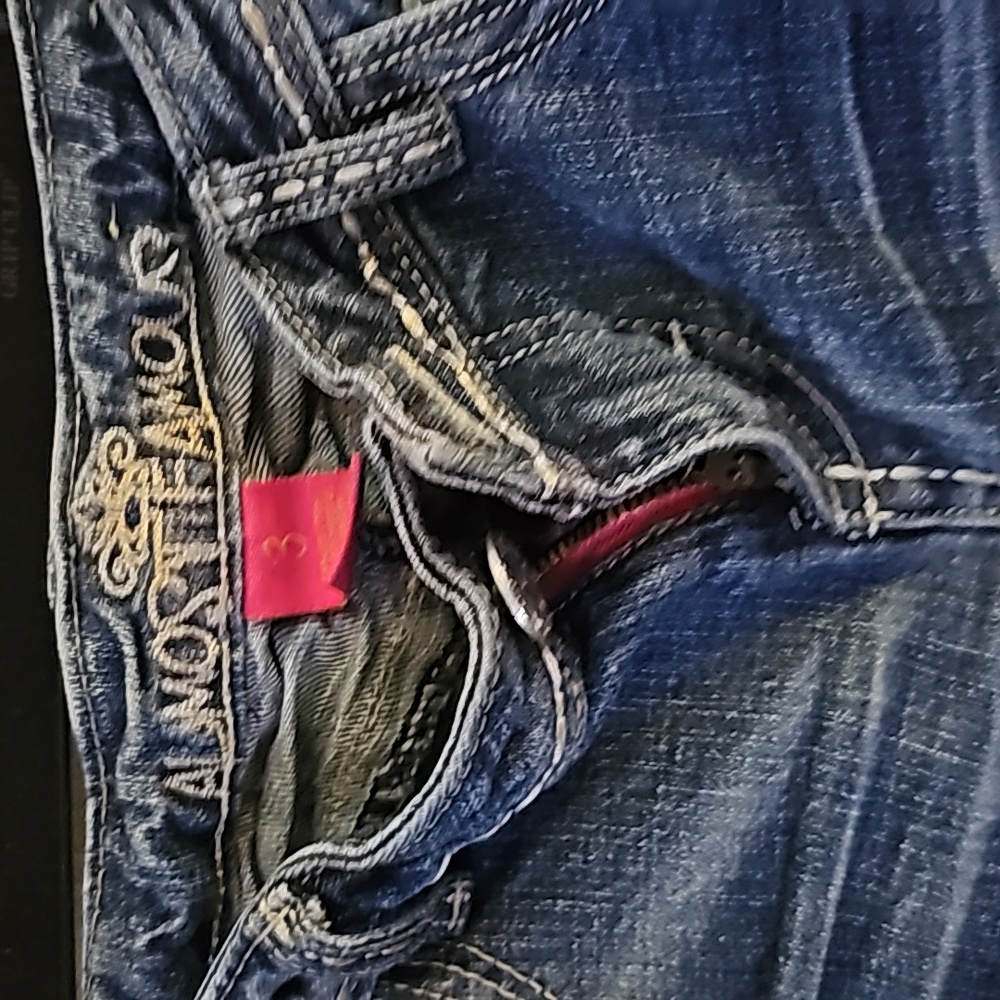 Almost famous Capri jeans size 3